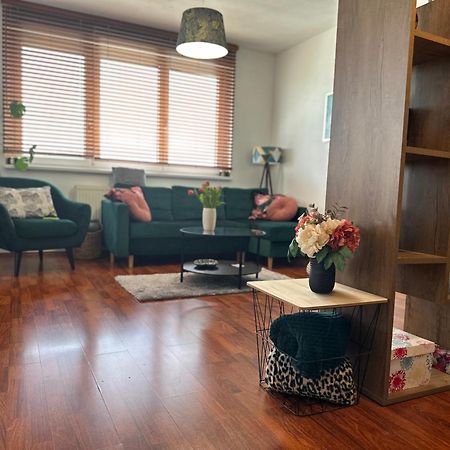 Cozy Apartment With Nice Balcony Seating, 9Th Floor, Parking Bratislava Esterno foto