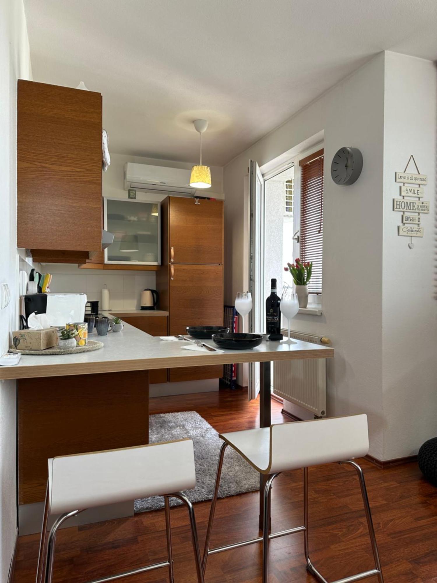 Cozy Apartment With Nice Balcony Seating, 9Th Floor, Parking Bratislava Esterno foto